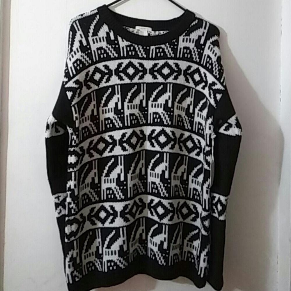 NWT sweater size L